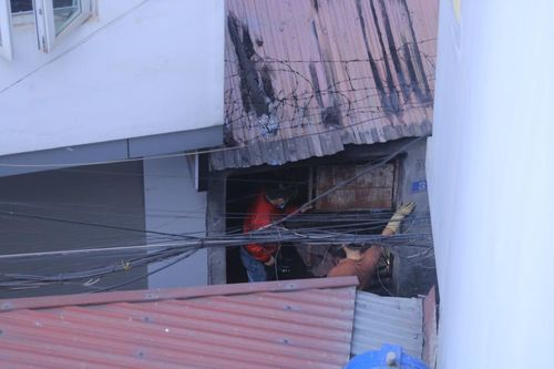 Người dân bàng hoàng kể lại giây phút 4 thanh niên tử vong sau hỏa hoạn khi đốt vàng mã tiễn ông Táo
