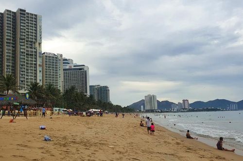 Dịch bệnh tái bùng phát, du lịch, khách sạn tiếp tục lao đao