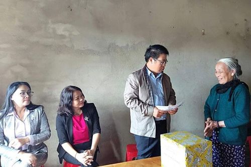 Đức Trọng thăm gia đình chính sách, hộ nghèo, các đơn vị trực Tết