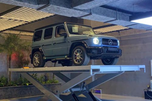 Mercedes-AMG G63 màu 'độc' chính hãng đã về tới nhà doanh nhân Quốc Cường