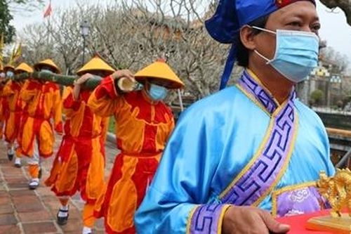 Nét đẹp văn hóa truyền thống từ lễ dựng nêu trong Hoàng cung Huế