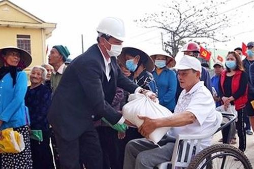Hỗ trợ hơn 12.416 tấn gạo dự trữ quốc gia cho người dân đón Tết