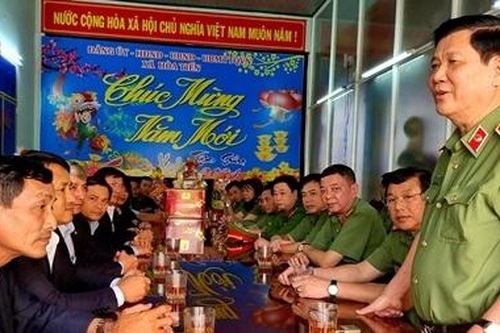 Thứ trưởng Nguyễn Văn Sơn thăm và làm việc tại xã Hòa Tiến