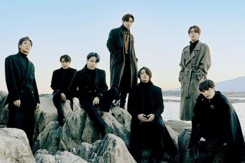 Big Hit đăng tin tuyển stylist: ARMY mừng khôn xiết, mong người mới làm được điều này cho BTS