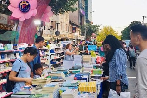 Lễ hội đường sách Tết 2021