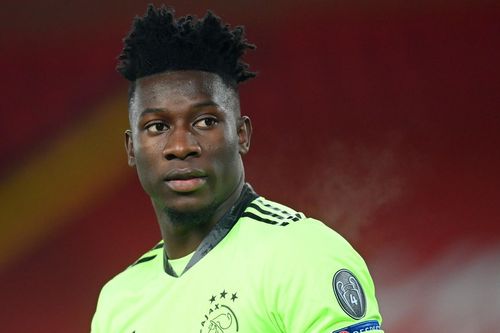 Thủ môn Ajax bị treo giò một năm vì uống nhầm thuốc của vợ