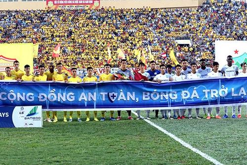 Tết kỳ lạ của V-League