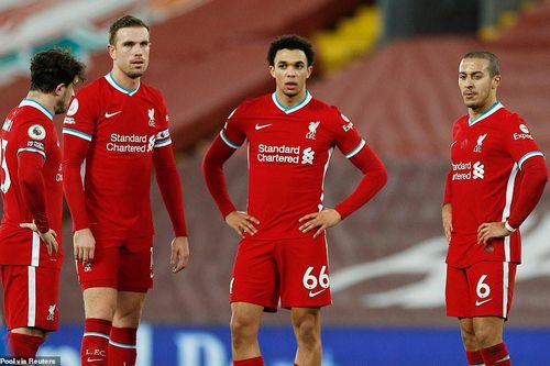 Liverpool lệch khỏi đường đua