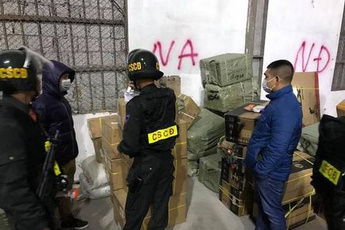 Buôn lậu 'nóng' trên tuyến hàng không