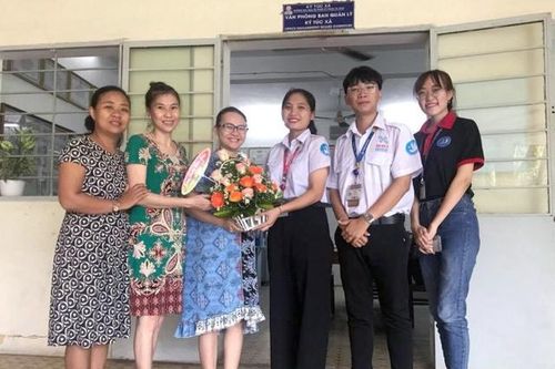 Covid-19 bùng phát: Sinh viên lựa chọn đón Tết tại trường