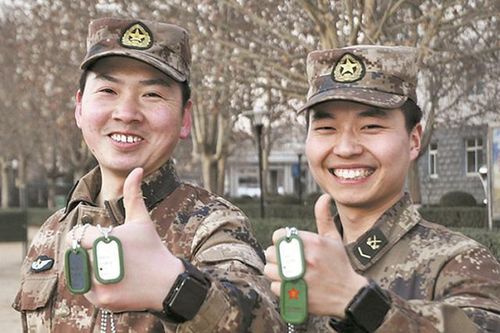 Có gì trong 'thẻ bài quân nhân' công nghệ cao của binh sĩ Trung Quốc?