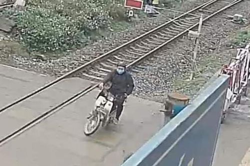 Cướp giật lấy tiền trả nợ cuối năm, thanh niên bị bắt ngay sau khi gây án