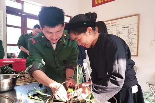 Hành trình mang mùa Xuân ấm áp đến nhân dân biên giới