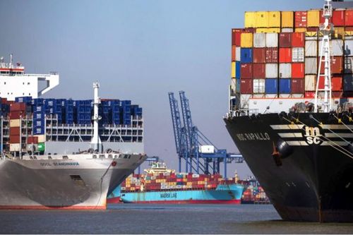 Giữa dịch Covid-19, doanh nghiệp Trung Quốc ồ ạt thu gom container rỗng để làm gì?