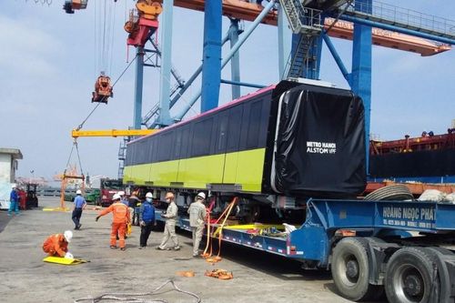 Đoàn tàu thứ hai metro Nhổn - Ga Hà Nội về Việt Nam