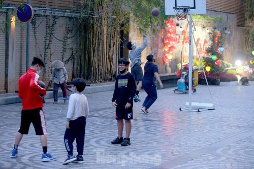 Gỡ cách ly tòa nhà 88 Láng Hạ, nhịp sống cư dân trở lại ra sao?