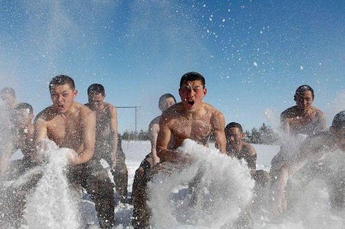 Vì sao Trung Quốc muốn đàn ông nước này 'manly' hơn?