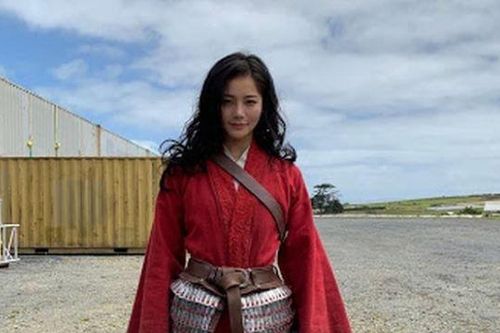 Lưu Diệc Phi chính thức bị diễn viên đóng thế Mulan 'qua mặt' ở giải thưởng danh giá