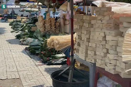 Chợ lá dong đông đúc nhất Sài Gòn chỉ còn vài người bán