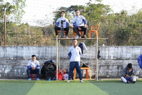 Bình luận viên bóng đá phủi