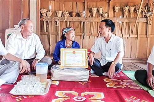 Những hạt nhân đoàn kết