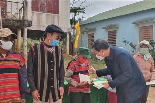 Phó Bí thư Thường trực Tỉnh ủy Nguyễn Đăng Quang thăm, chúc tết Nhân dân và các đồn biên phòng tuyến biên giới