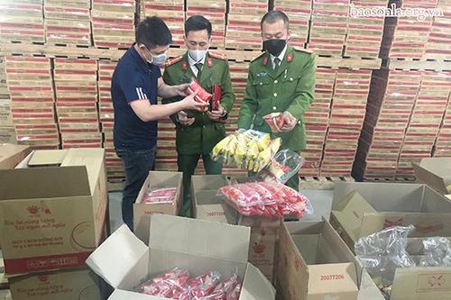 Chủ động phòng ngừa, đấu tranh xử lý vi phạm về an toàn thực phẩm dịp Tết Nguyên đán