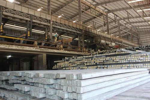 Giá thép tăng, nhà thầu lao đao