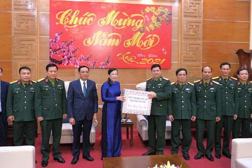Đồng chí Bí thư Tỉnh ủy chúc Tết các cơ quan, đơn vị