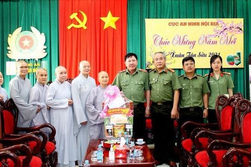 Phân ban Ni giới T.Ư, TP.HCM chúc Tết các cơ quan
