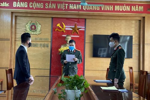 Hoang tin BN1553 có 'tay vịn', thanh niên ở Quảng Ninh bị phạt 7,5 triệu đồng
