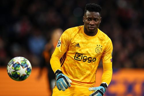 Uống nhầm thuốc của vợ, thủ môn Ajax bị cấm thi đấu 12 tháng