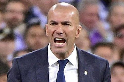 Zidane nổi cáu trong phòng họp báo