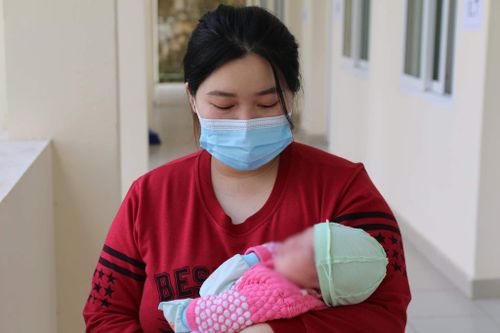 Sức khỏe bệnh nhi 27 ngày tuổi mắc Covid-19 ở Hải Dương
