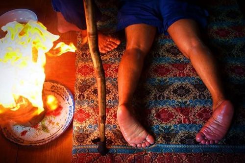 Kiểu massage bằng lửa ở Thái Lan