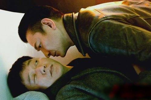Lưu Đức Hoa có cảnh hôn đồng tính