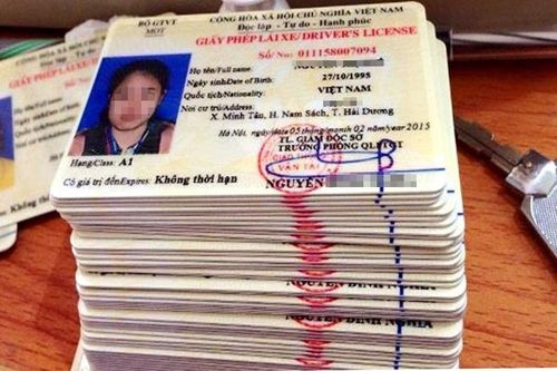 Thu 5 tấn phôi của đường dây làm giả giấy tờ