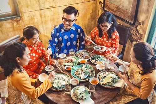 Thưởng thức món ngon 3 miền dịp cận Tết ở TP.HCM