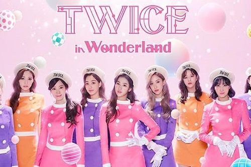 Twice tiếp tục tổ chức concert online sau khi để Blackpink phá kỷ lục