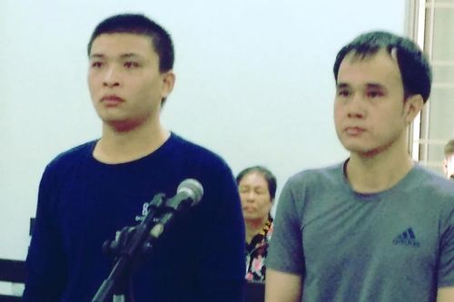 Đi tù vì mang súng đi đòi tiền chuyển nhầm