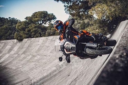 KTM 1290 Super Adventure S 2021, 'xế phượt' đầy ông nghệ đỉnh cao