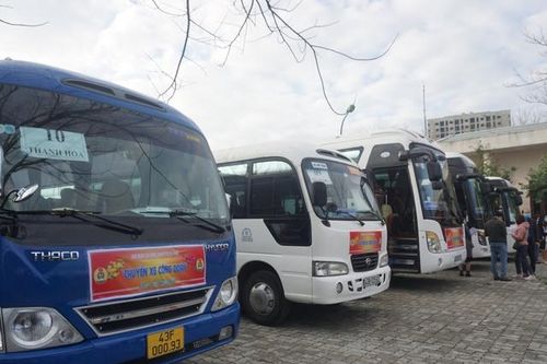 Đà Nẵng: Chuyến xe công đoàn đưa người lao động khó khăn về quê ăn Tết