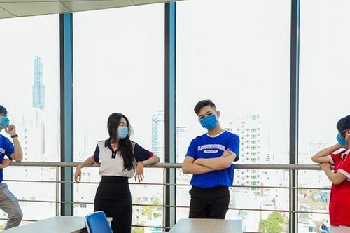 Tết 'đặc biệt' xa nhà của những sinh viên không về quê ăn Tết
