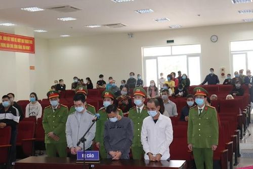 Bản án 26 năm tù cho 5 đối tượng buôn bán, vận chuyển pháo nổ trái phép