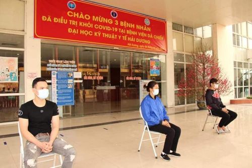 Ba bệnh nhân COVID-19 đầu tiên ở tâm dịch Hải Dương khỏi bệnh