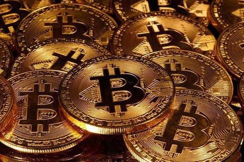 Bất ngờ tăng dựng đứng, 1 bitcoin ăn 900 triệu đồng