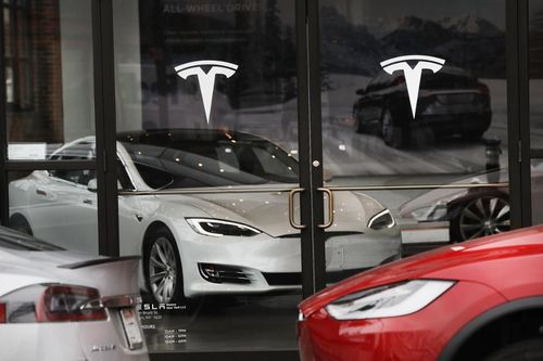 Tesla thu hồi hàng chục nghìn xe điện ở Trung Quốc vì lỗi màn hình cảm ứng