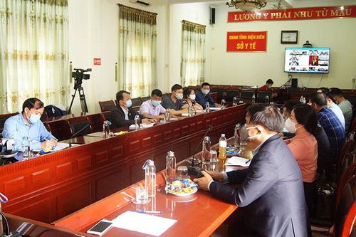 Tập huấn điều trị, phòng ngừa và kiểm soát lây nhiễm SARS-CoV-2 cho Điện Biên