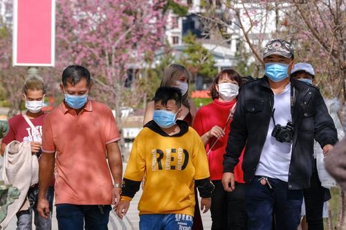 Đa số người dân, du khách đã chấp hành nghiêm túc việc đeo khẩu trang nơi công cộng