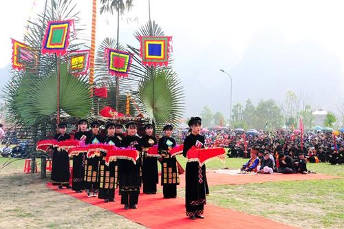 Dừng lễ hội vì cộng đồng